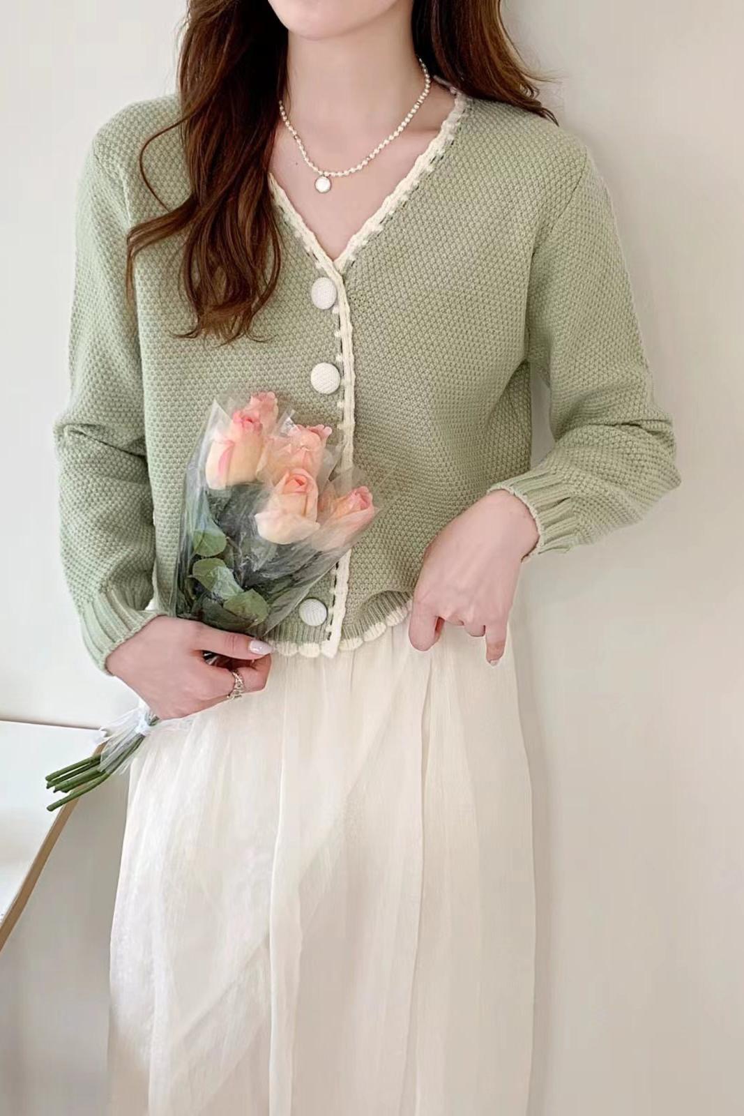 Knitted Cardigan Women's Autumn Outerwear 2023 New Gentle Style Korean Design Niche Short Sweater Jacket