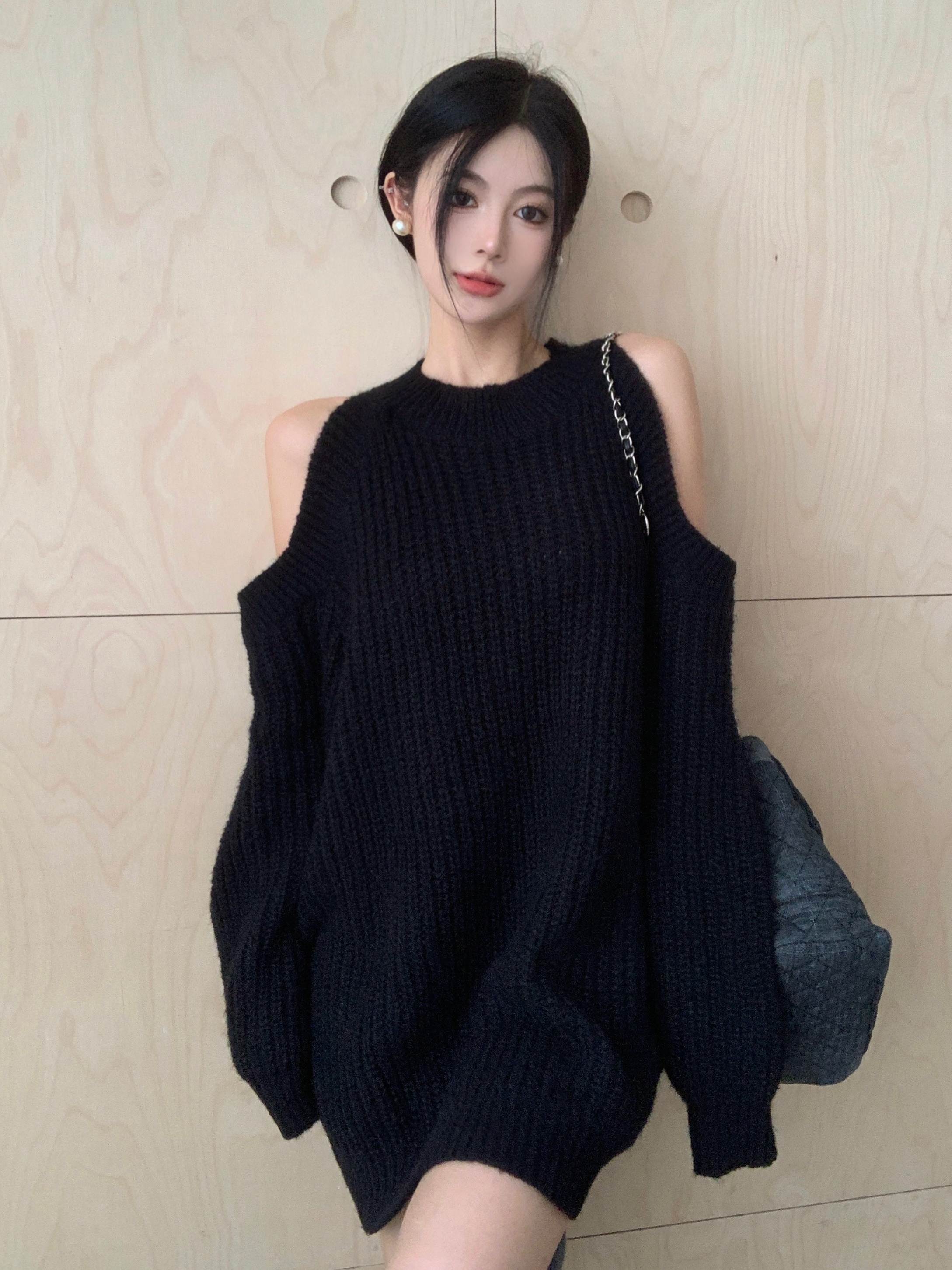 Actual shot~Korean style careful off-shoulder long-sleeved loose lazy style mid-length sweater for women