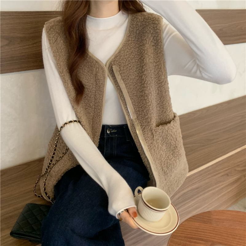 Actual shot of Korean style loose lamb wool vest + versatile knitted bottoming shirt for women