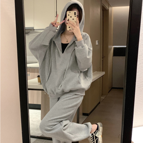 Gray V-neck sweatshirt suit for women, spring and autumn, Korean version, loose, fashionable, age-reducing, casual sportswear two-piece set