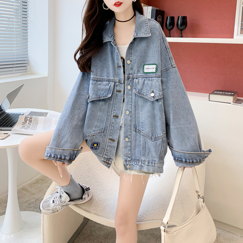 Real shot of 80 cotton 20 polyester loose lazy style denim jacket new style women's autumn versatile short top for little people