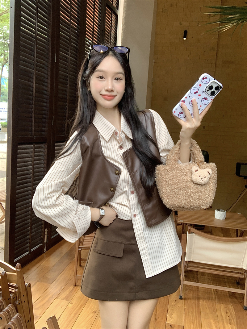 Actual shot ~ Korean retro sleeveless PU leather vest loose jacket + temperament striped long-sleeved shirt