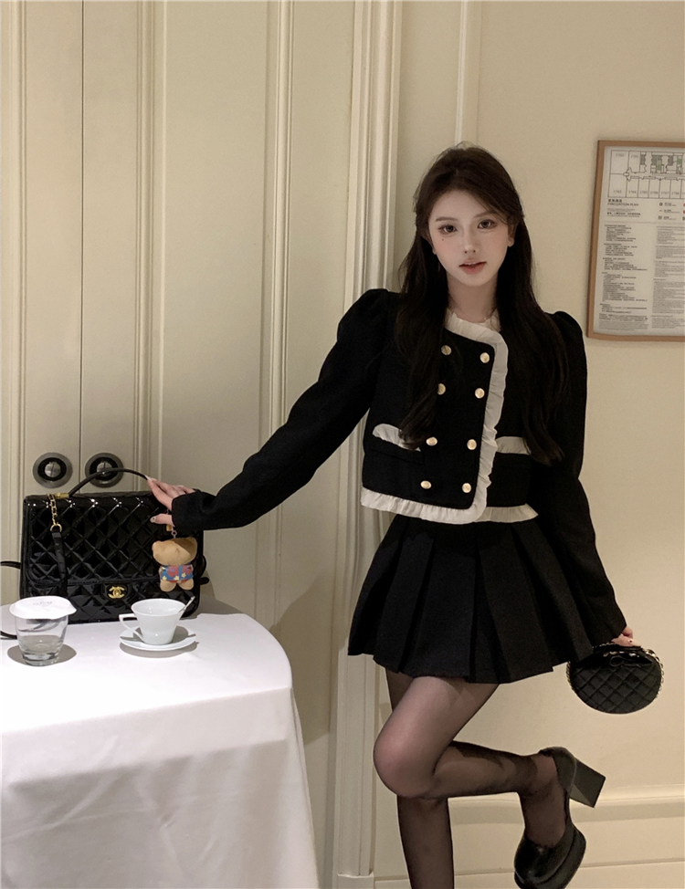 Real shot!  Socialite temperament suit, ear-trimmed short coat, high-waisted pleated skirt, two-piece set