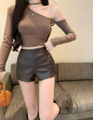 Actual shot ~ PU leather shorts for women's autumn Korean style slimming curved butt-covering boot pants design straight-leg women's group pants