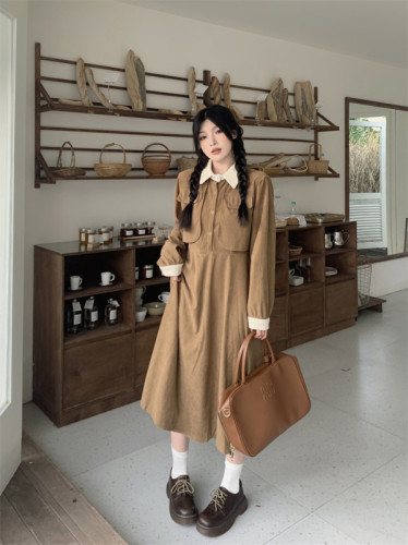 Real shot of autumn and winter 2023 new dress women's long skirt French autumn and winter small fragrance Hepburn fake two-piece set