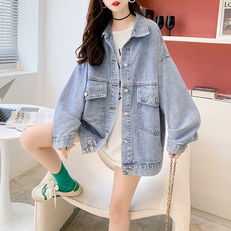Real shot of 80 cotton 20 polyester loose lazy style denim jacket new style women's autumn versatile short top for little people