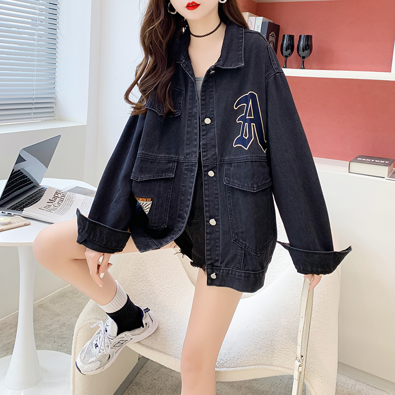 Real shot of 80 cotton 20 polyester loose lazy style denim jacket new style women's autumn versatile short top for little people