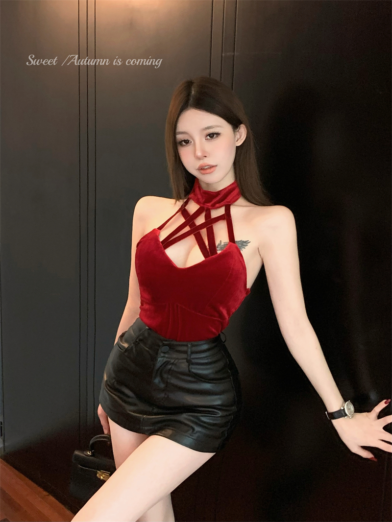 實拍~絲絨掛脖小背心2023秋季新款厚款修身性感鏤空吊帶