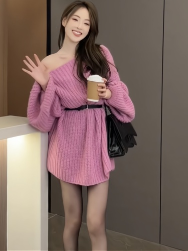 Loose and lazy big sweater for women in autumn and winter, new Korean style outfit, sexy thickened long-sleeved one-shoulder sweater