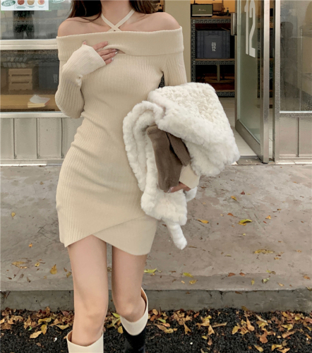 实拍 秋季~2023年周白子同款韩版纯欲设计感针织连衣裙女