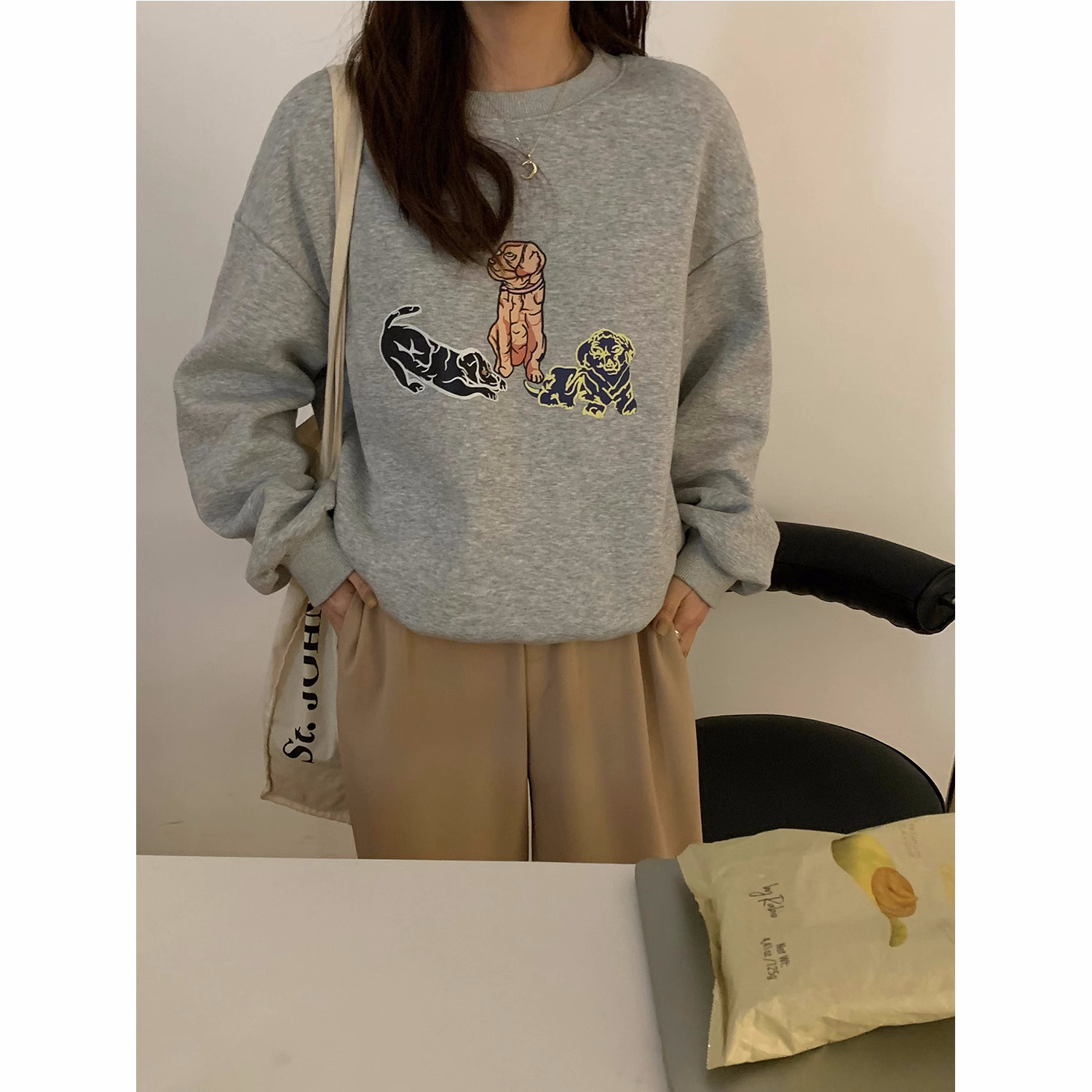 官圖  秋裝薄款衛衣女大碼 後包領 拉肩線 M-XXXL