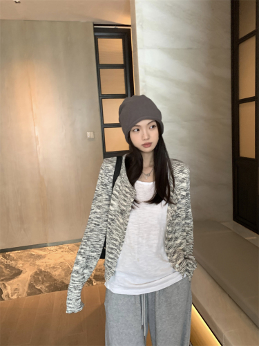 Actual shot of new autumn simple lazy snowflake gray round neck knitted cardigan top