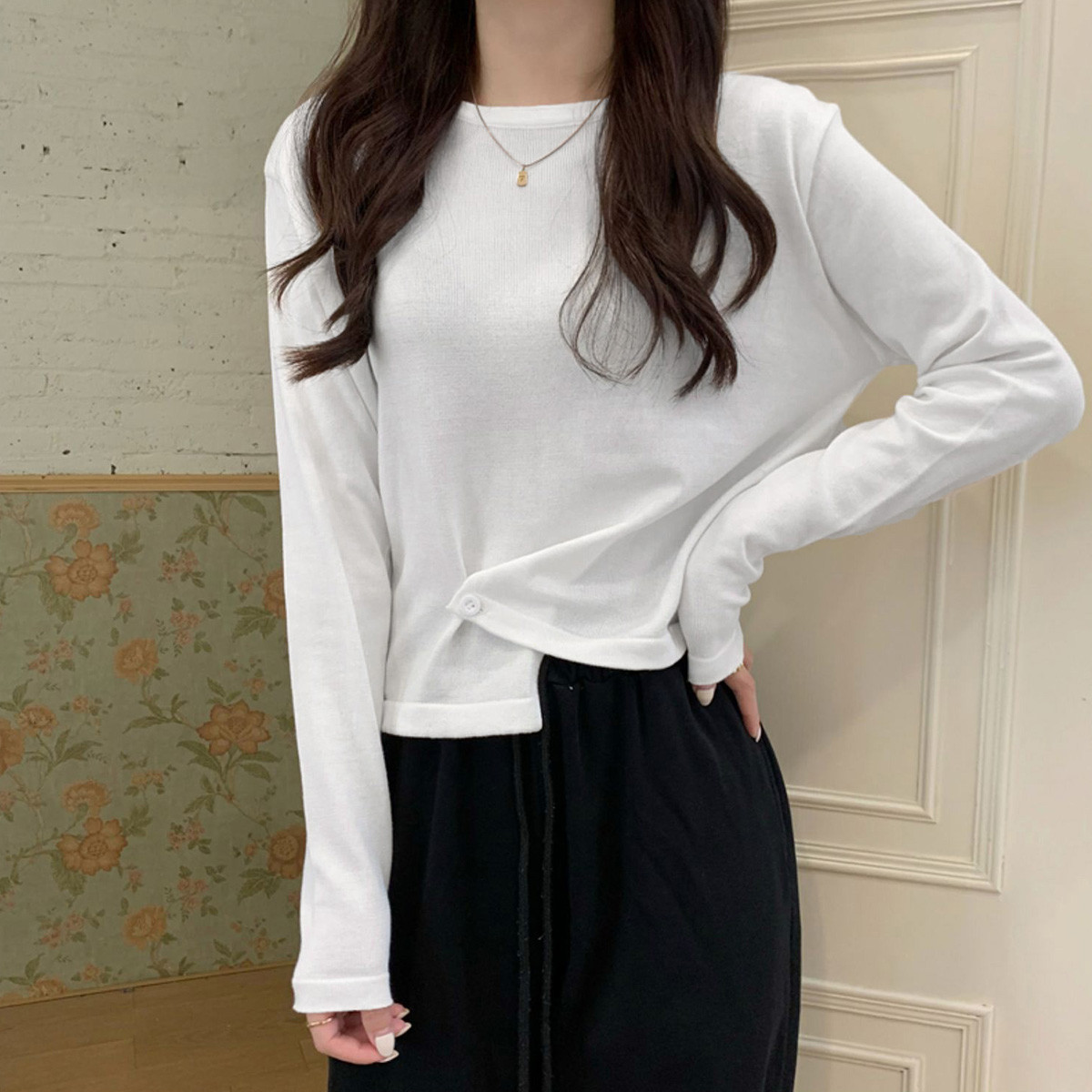 質檢官圖不規則系扣圓領打底衫長袖t恤女春秋韓版設計感辣妹上衣