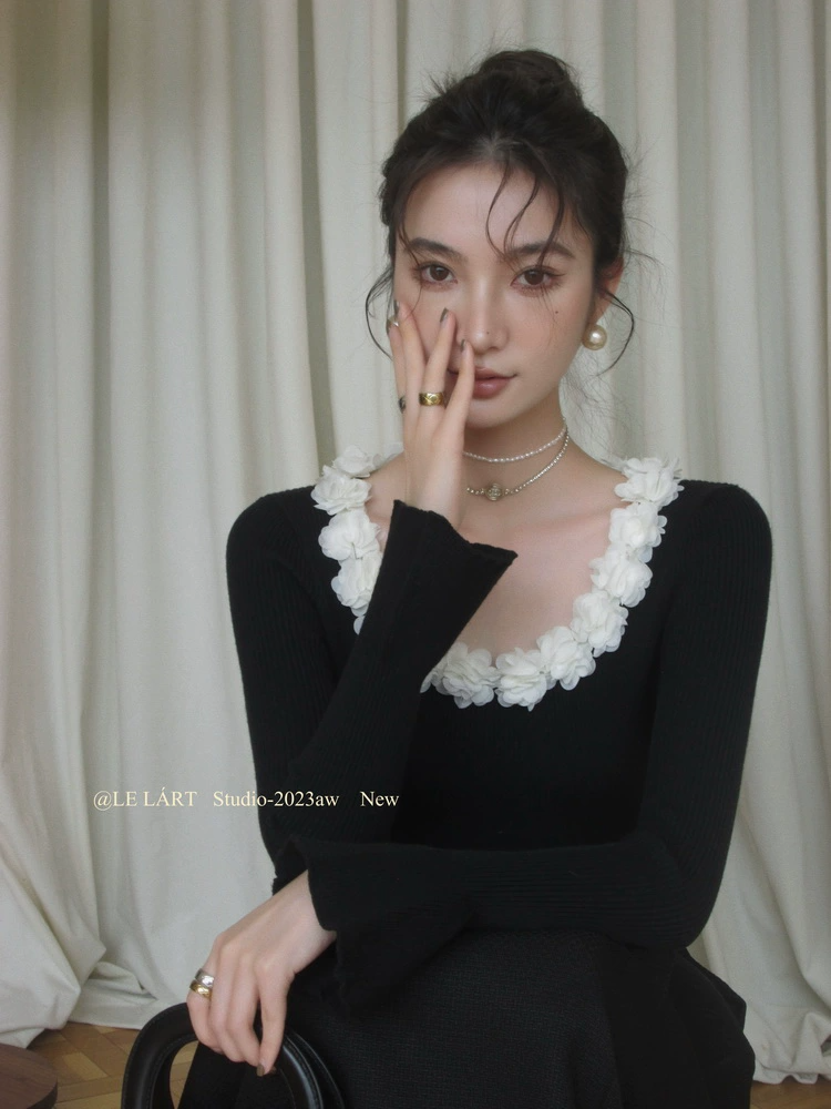 LELART女秋設計感小眾高級感氣質甜美立體花朵針織衫法式優雅上衣