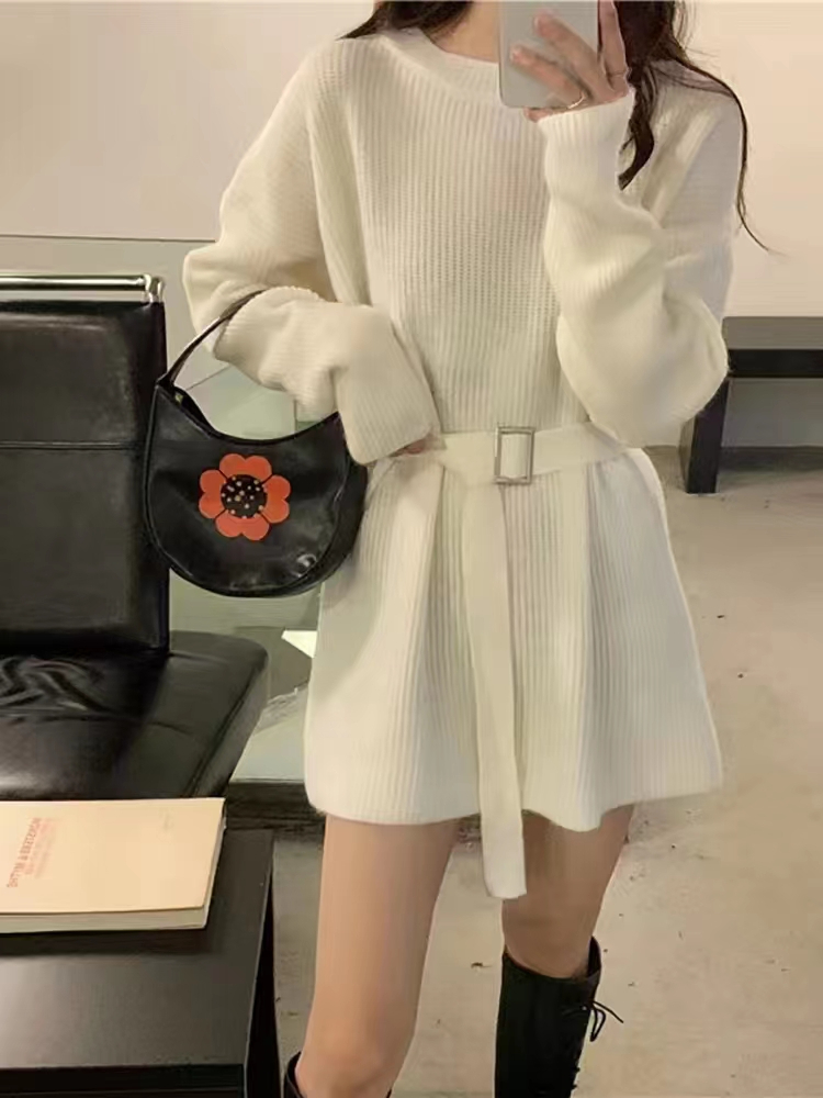白色針織連衣裙女秋冬寬鬆慵懶風配大衣韓版氣質名媛高級感毛衣裙