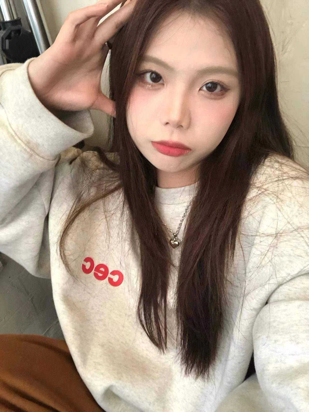 Thick velvet and thin threaded mouth autumn and winter loose round neck sweatshirt for women