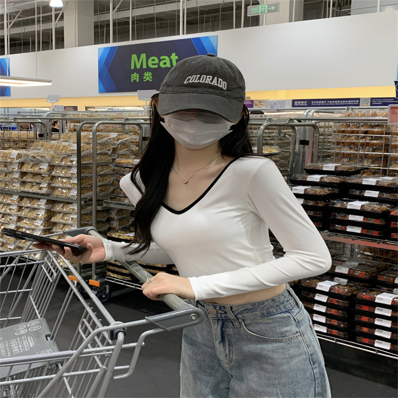 辣妹V領帶胸墊V領長袖內搭T恤女秋冬裝設計感鎖骨掐腰打底衫上衣