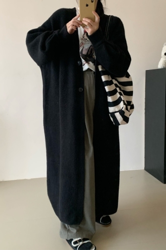 Long sweater coat for women, lazy autumn and winter loose and thickened temperament, high-end solid color knitted cardigan coat