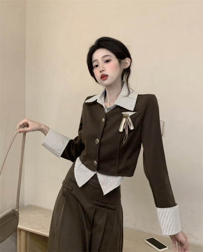 Real shot of American college style suit, fake two-piece striped patchwork top, women's pleated skirt, long skirt two-piece set