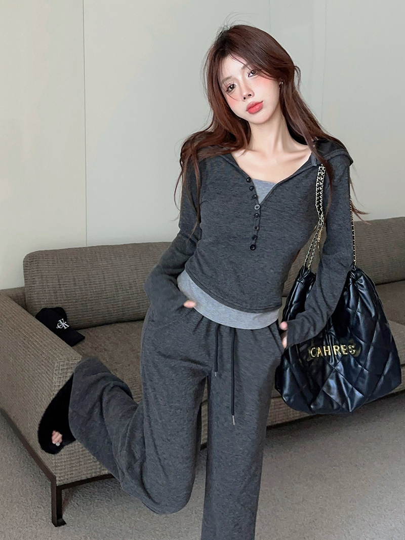 Actual shot of suit for women, fashionable, slim, casual, versatile, high-waisted, internet celebrity fake two-piece suit