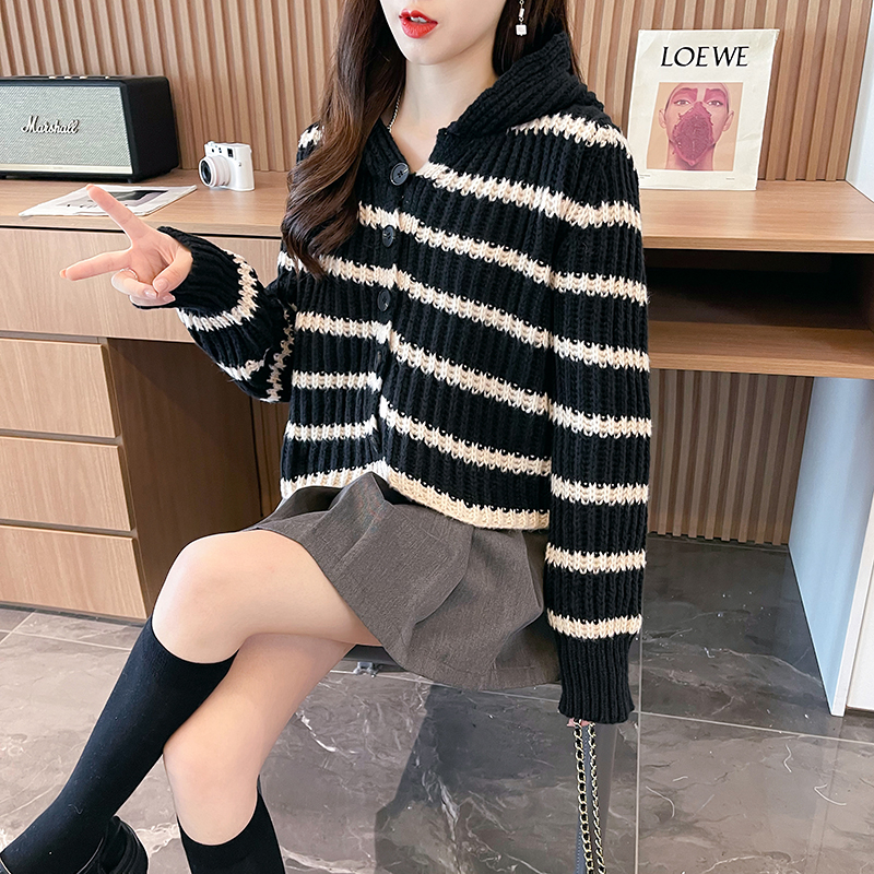 Real shot 100% polyester quality new Korean style loose and versatile knitted sweater tops and jackets for small women