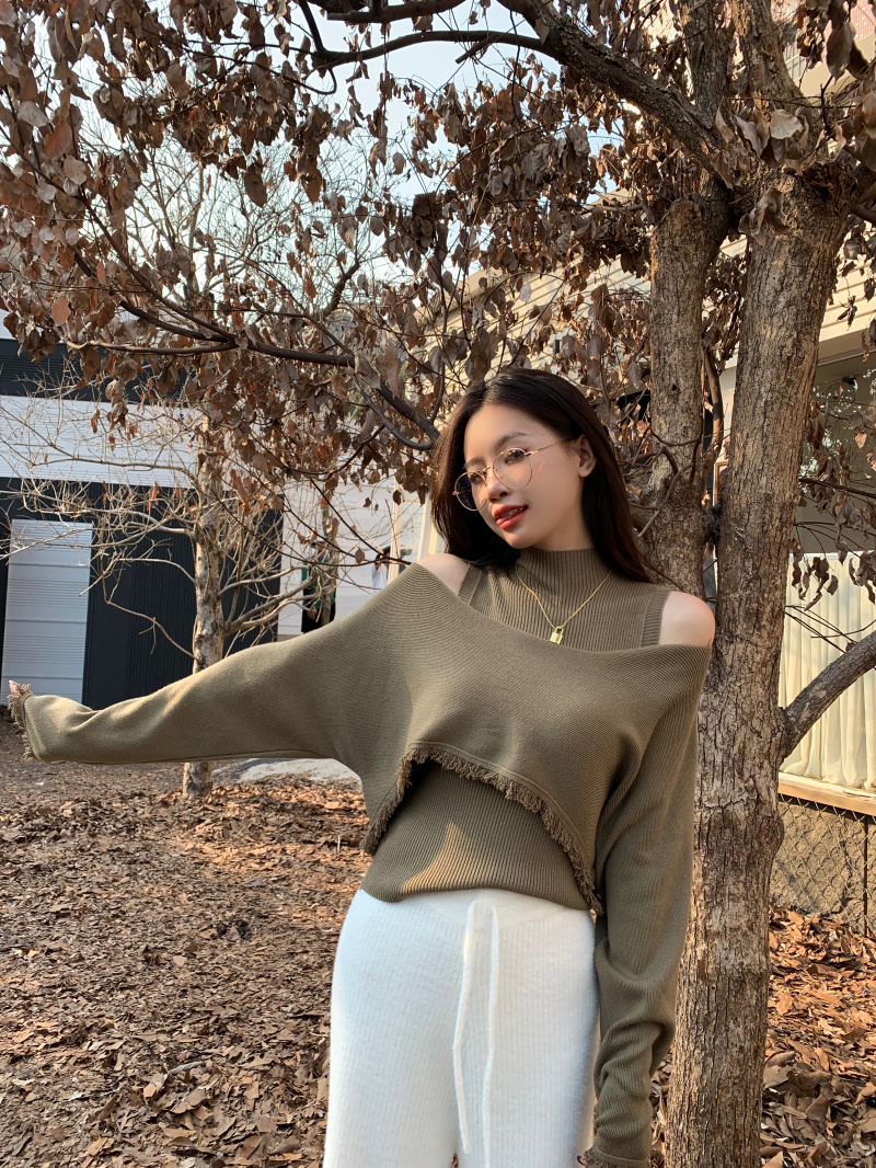 Sweet and spicy royal sister style sweater suit for women autumn and winter 2023 new style knitted top high-end and elegant lady two-piece set