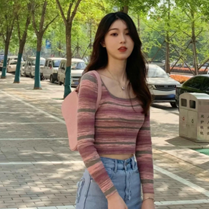 設計感別致條紋方領短款上衣女長袖春秋季甜辣修身內搭打底針織衫
