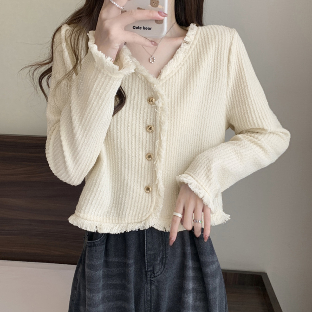 Quality inspector picture Xiaoxiang style temperament V-neck fringed edge long-sleeved top women's shirt autumn Korean style cardigan short jacket