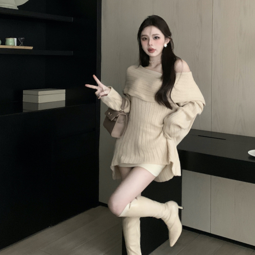 Actual shot of lazy style one-shoulder sweater and sweater for women, spring and autumn design, mid-length, loose outer wear, long sleeves