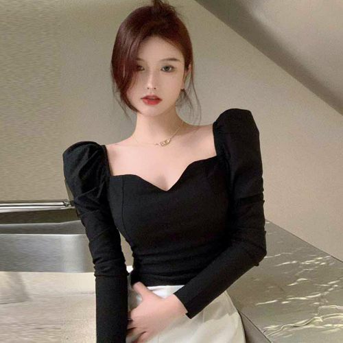 French black square neck spring and autumn bottoming shirt for women with puff sleeves and long-sleeved T-shirt, sexy slim clavicle top