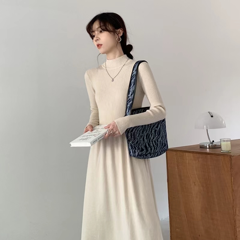 海邊度假超火連衣裙子女夏季2023新款泡泡袖網紅吊帶沙灘長裙