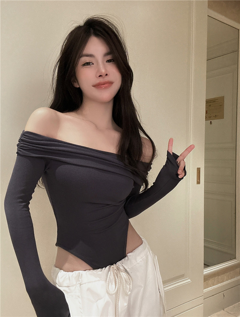 Hot girl one-shoulder long-sleeved T-shirt for women in autumn stretchy off-shoulder clavicle sexy inner wear slimming one-piece top