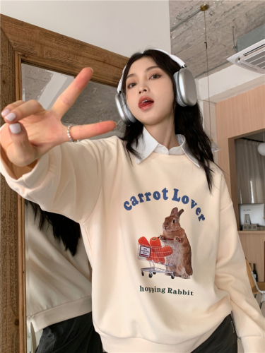 Actual shot of loose and lazy Korean rabbit print round neck long-sleeved sweatshirt for women autumn casual versatile top