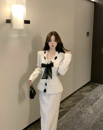 Qianjin Xiaoxiang style tweed suit for women early autumn bow coat half length skirt two-piece set