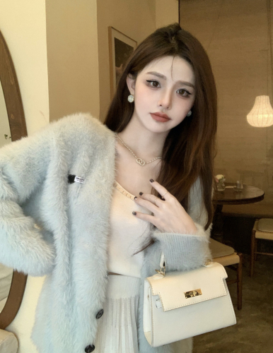 Actual shot of new Korean retro plush single-breasted cardigan sweater jacket for autumn and winter