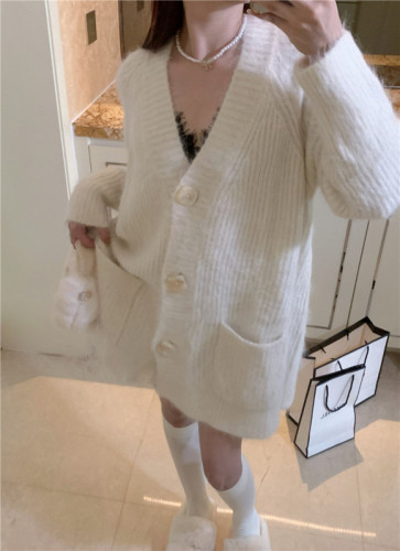 Actual shot of Korean-style soft waxy alpaca knitted warm and thick cardigan with buttoned design, slimming and versatile jacket