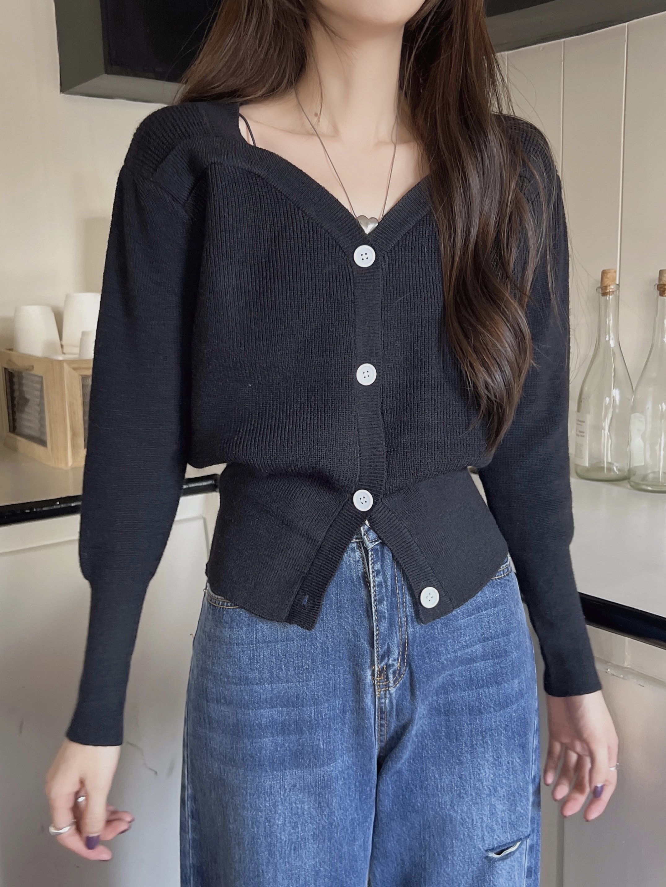 Actual shot of single-breasted V-neck cardigan, gentle wind, waisted, short, chic, long-sleeved knitted
