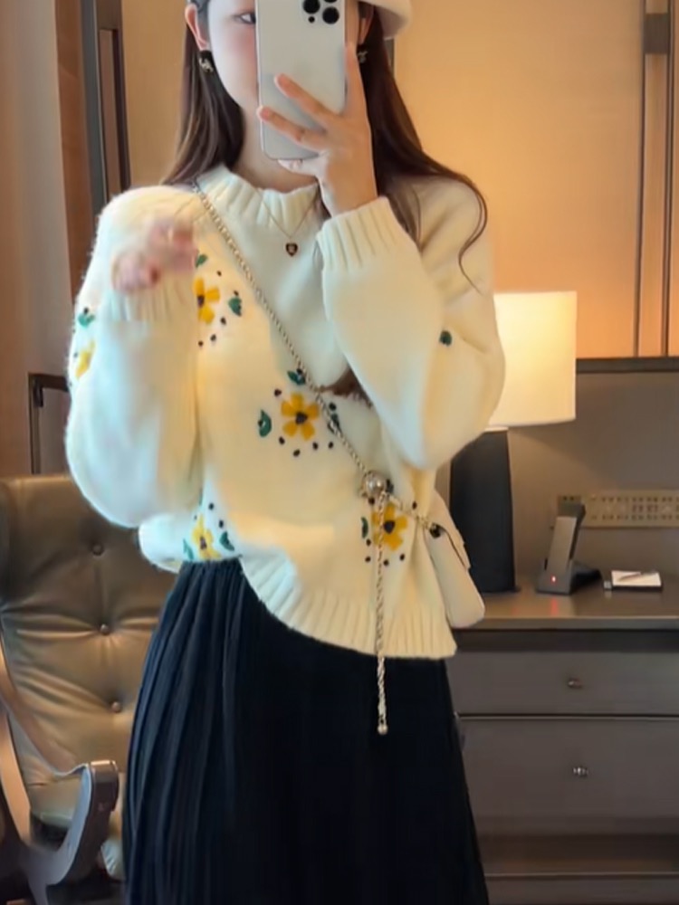 手工刺繡花朵套頭毛衣女甜美設計感秋冬韓系溫柔針織上衣寬鬆減齡