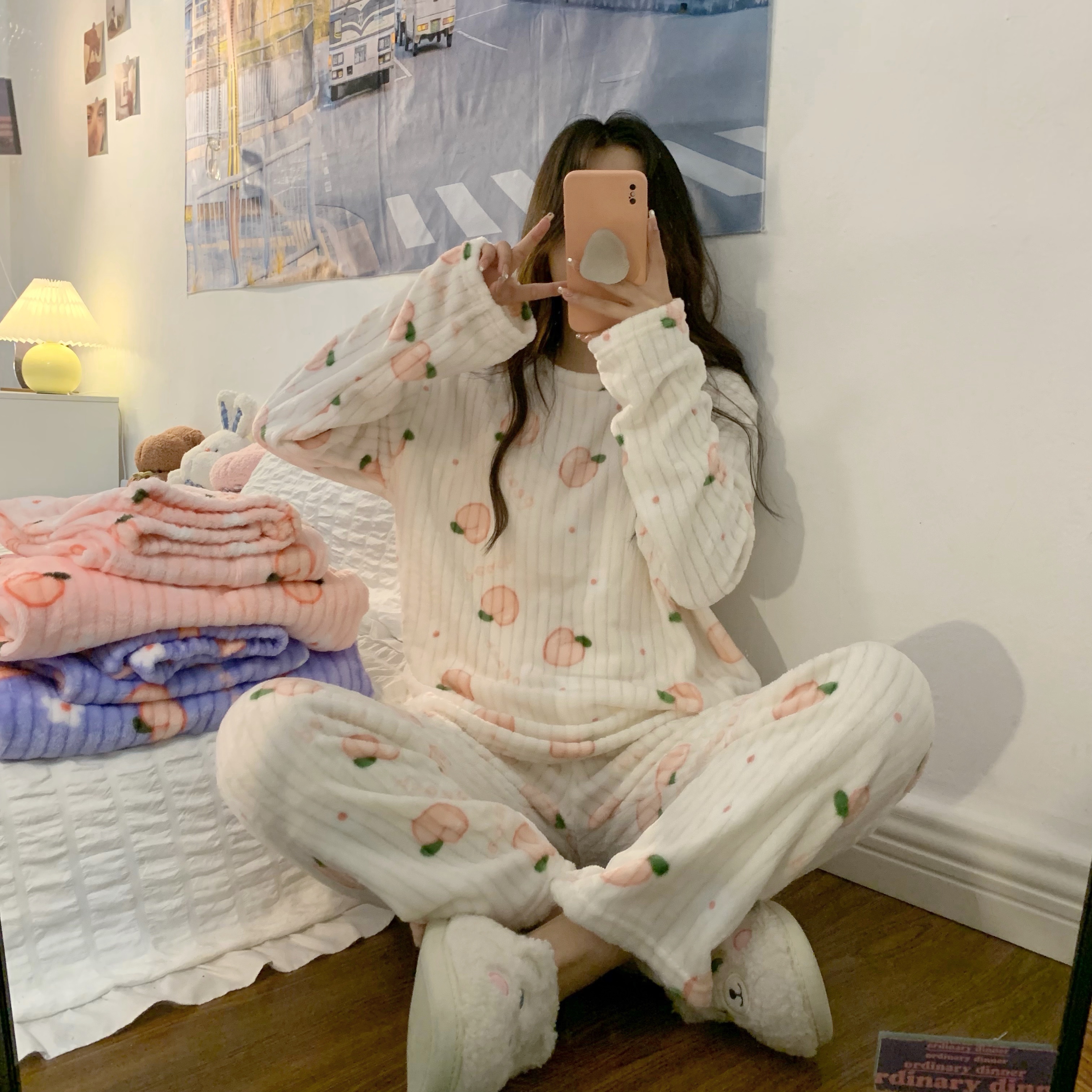 實拍 ~  秋冬新款蜜桃卡通小熊珊瑚絨保暖家居服睡衣套裝女