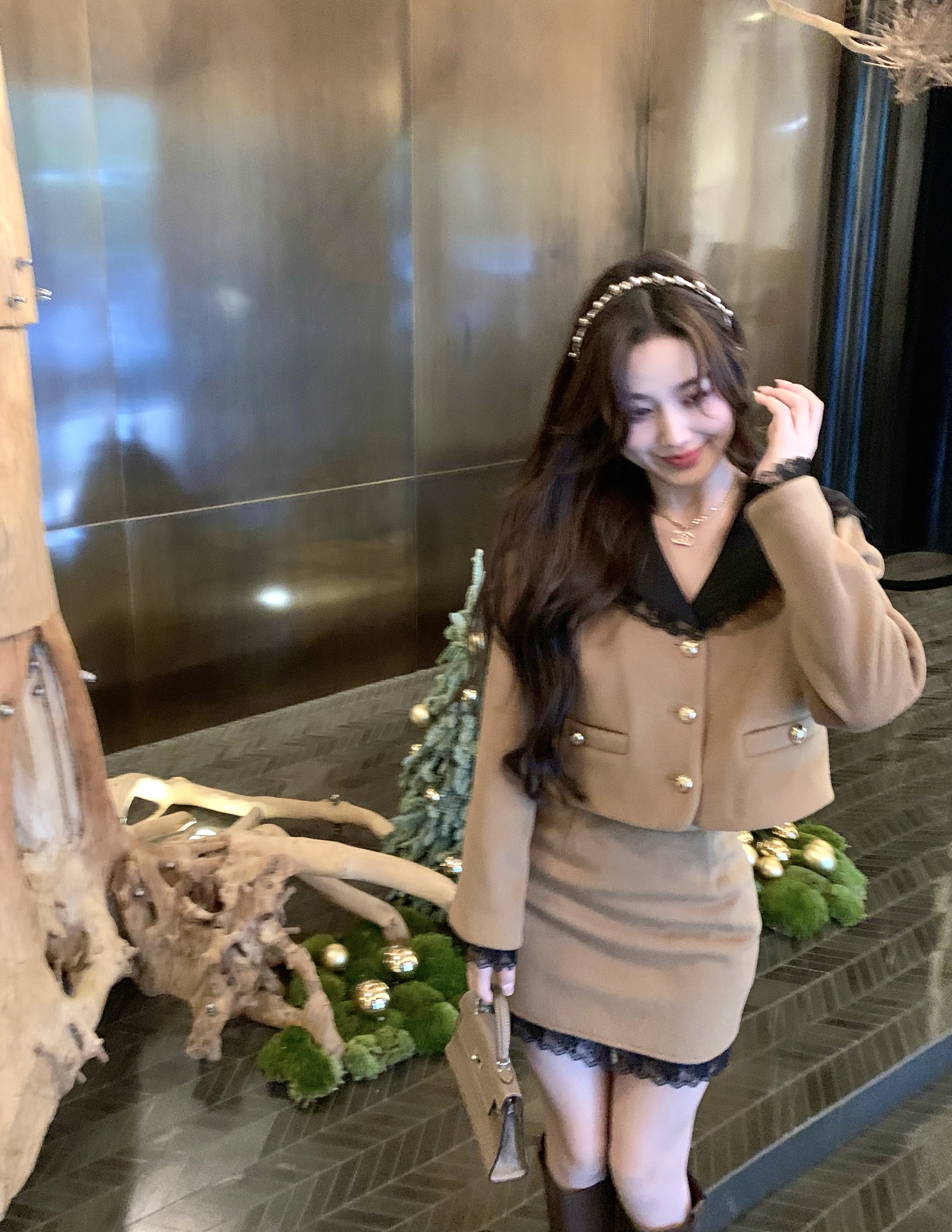 Real shot of winter caramel cocoa lace large lapel gold button quilted woolen jacket + skirt for women in autumn and winter