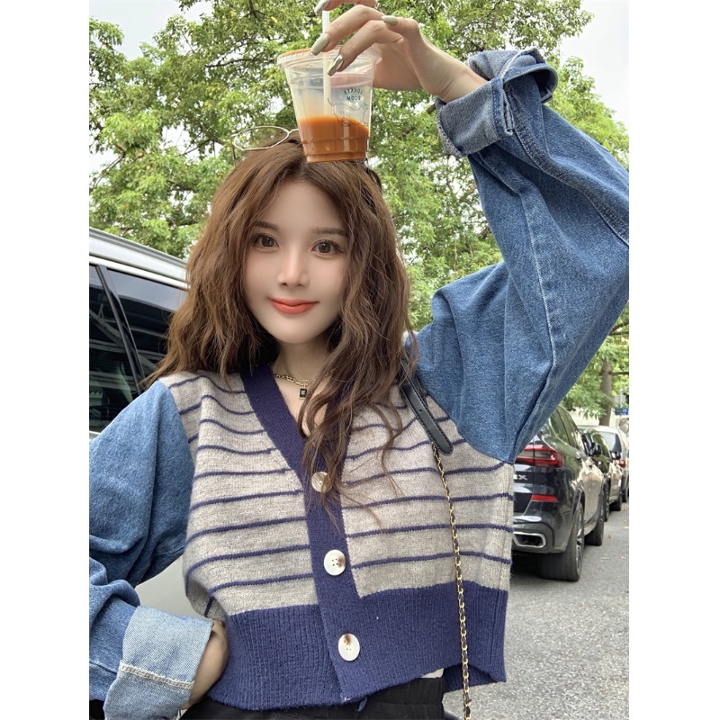 網紅超火拼接牛仔條紋毛衣外套女秋季2023新款v領短款針織衫上衣