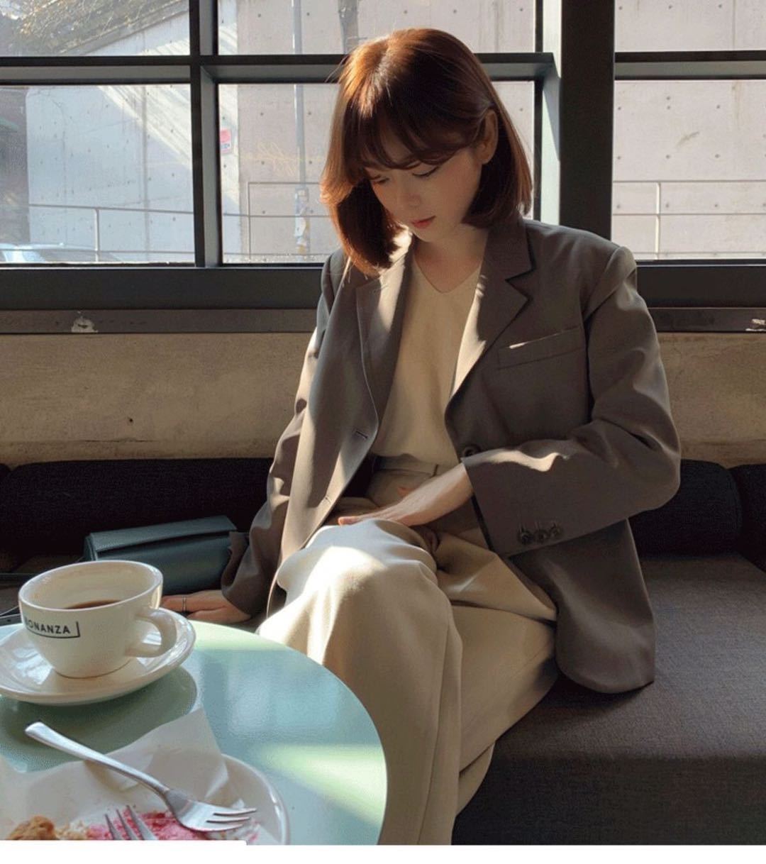 Autumn and winter new style 2023 small blazer women's trendy short style slim temperament foreign style top casual suit commuting