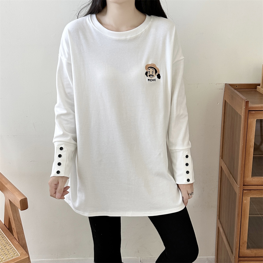 Real shot of thickened brushed 2023 autumn and winter new round neck pure white loose slimming embroidered mid-length T-shirt for women