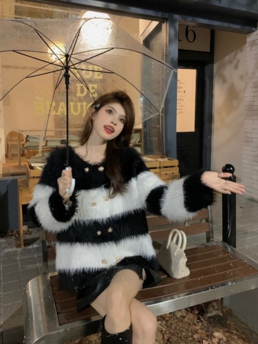 Real shot Blackberry Muse~Winter high-end black and white striped anti-fox fur coat for women mid-length