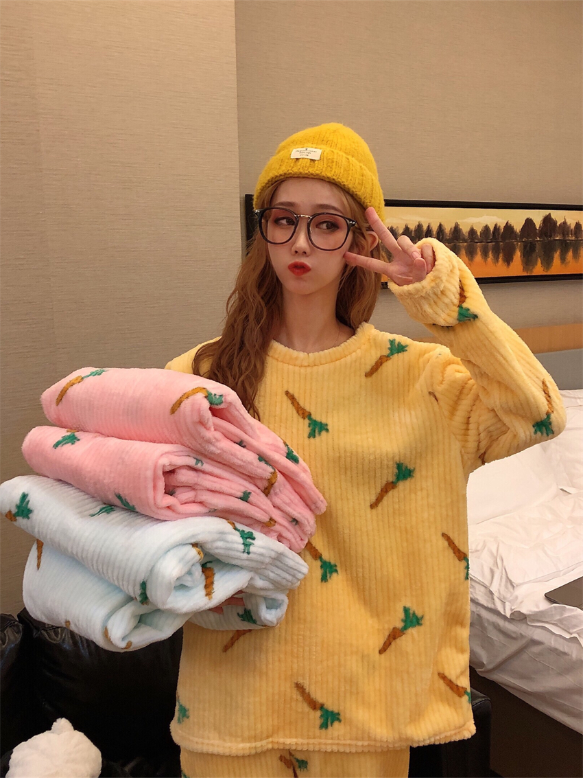 實拍 秋冬季珊瑚絨胡蘿蔔睡衣女長袖保暖加厚加絨毛絨家居服套裝