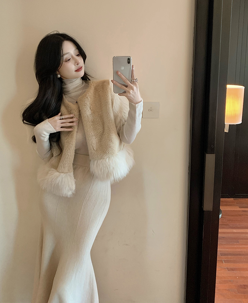 Real shot of retro fur vest splicing jacket + high collar slim long-sleeved T-shirt inside