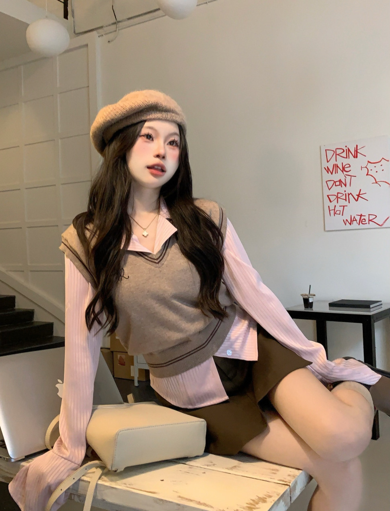 Actual shot of Maillard college style shirt, embroidered vest and skirt three-piece suit