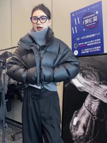 高级感保暖时尚短款UP冬季新款韩系小个子休闲外套女