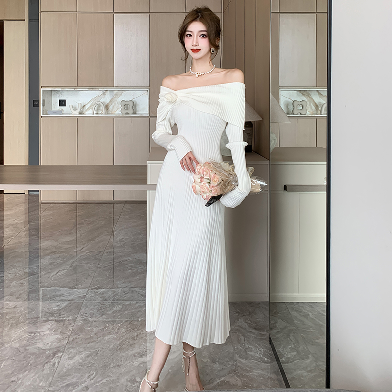Huge slimming one-line collar, elegant off-shoulder two-wear knitted dress, pure lust temperament, floral mid-length sweater skirt for women