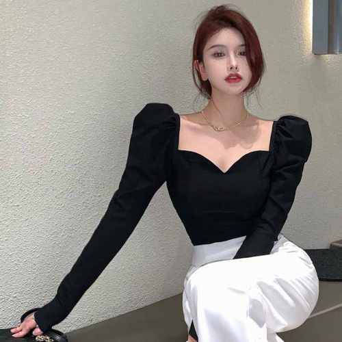 French black square neck spring and autumn bottoming shirt for women with puff sleeves and long-sleeved T-shirt, sexy slim clavicle top